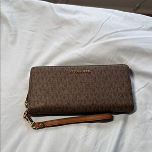 Michael Kors Jet Set Travel Continental Wallet